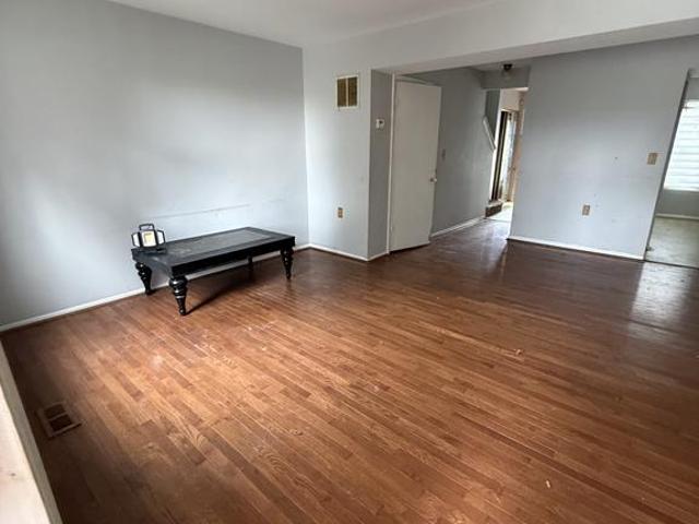 807 Showell Court