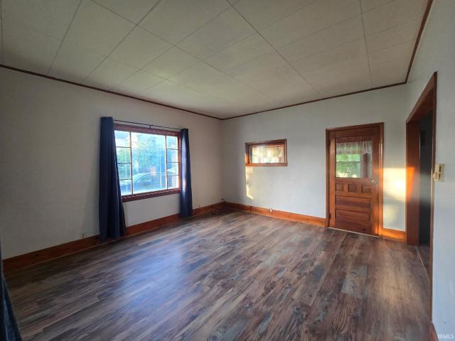 807 W Commercial Street