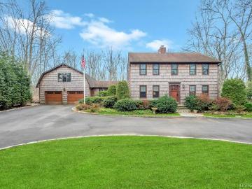 807 Union Ave, Riverhead, NY 11901 | MLS #952733