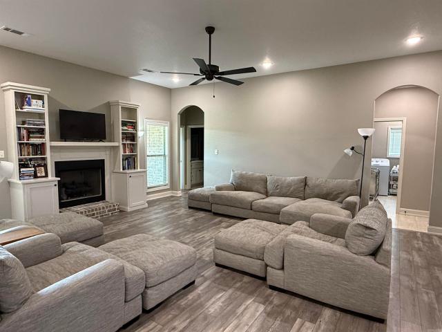 807a Byron Lane