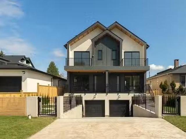 8086 Laurel Street, Vancouver, BC, V6P 3V1 duplex for sale.