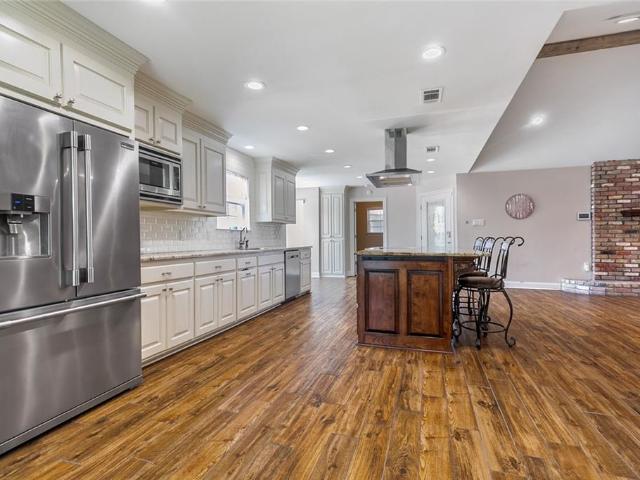 8089 Hermitage Drive