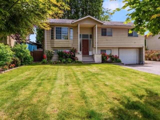 8082 Street, Delta, BC, V4C 4W3 house for sale | Listing ID R3109 | Royal LePage