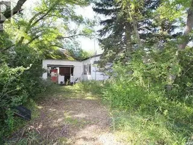 808 2Nd Avenue S, Simmie, SK, S0N 2N0 vacant land for sale.