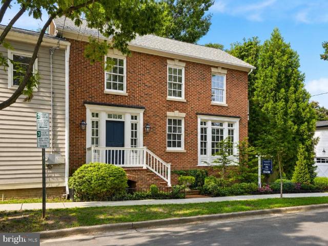 808 Oronoco Street