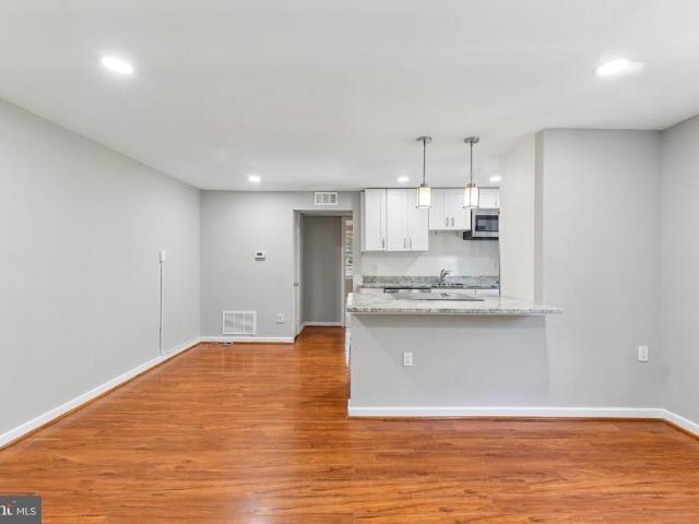 808 S Arlington Mill Drive S # 9 204