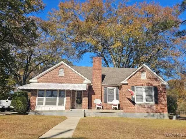 808 W TALLASSEE ST, WETUMPKA, AL 36092