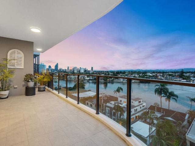 809/266 Stanhill Drive, CHEVRON ISLAND, QLD, 4217