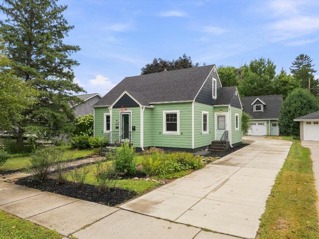 809 1st Street W