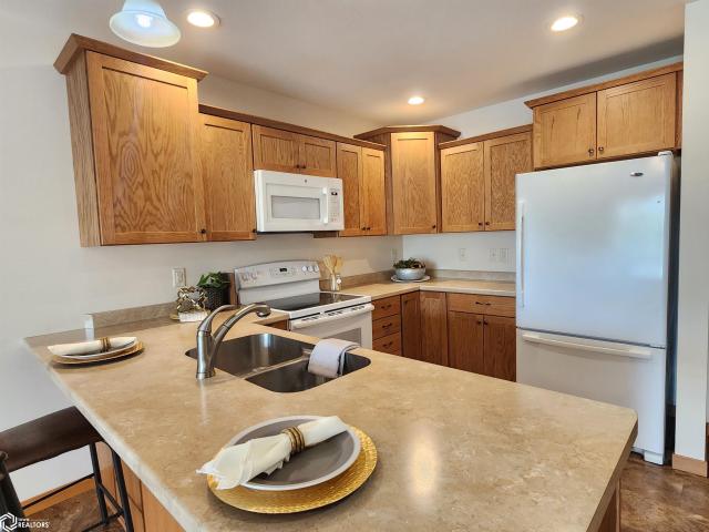 809 7th Ave N #301