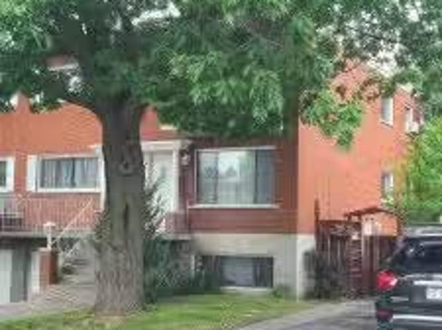 809 813 Tsse Decelles, Longueuil Le Vieux Longueuil, QC, J.