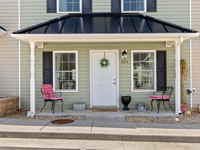 809 carson cir