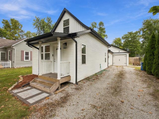 809 Azalea Street SE