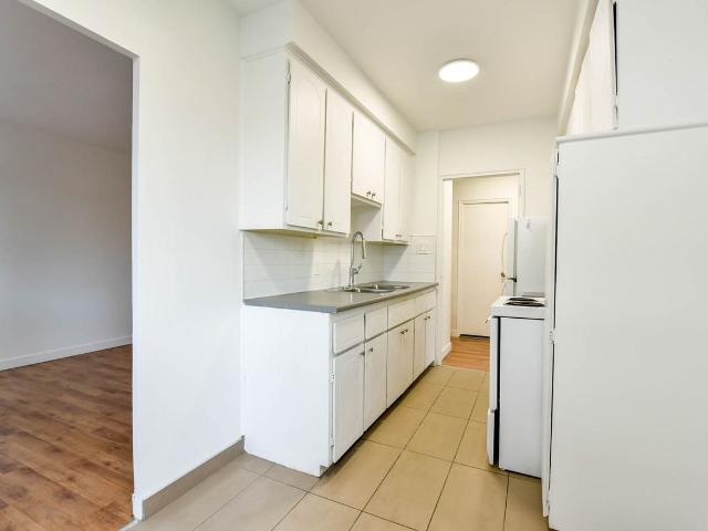 809 Bloomfield Avenue 2 Bedroom Apartment for Rent at 809 Av Bloomfield, Montréal, QC H2V 3S5 Outremont