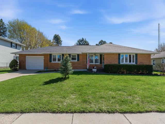 809 Grove, Beaver Dam, WI 53916 | MLS #2025