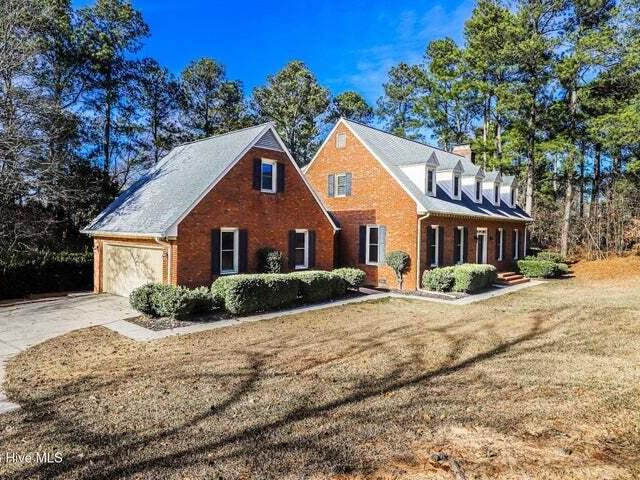 809 Houndslake Drive