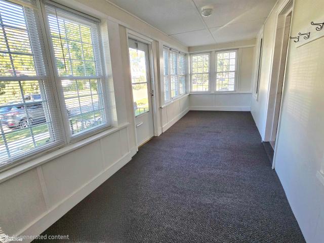 809 Hedge Avenue