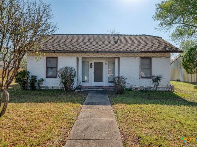 809 S Pecan Ave, Luling, TX 78648 | MLS #596745