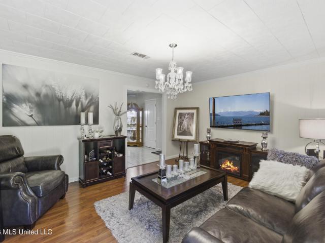 809 Saint Augustine Ext