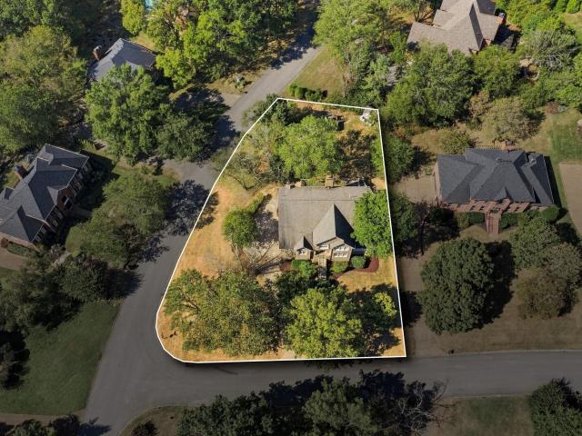 809 Vivians Way