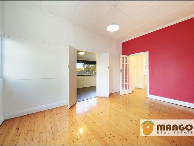 809sqm Spacious Double Brick Family House with Separate Living and Dining Room
