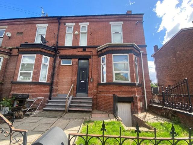 80 82 Barton Road, Stretford, Manchester M32, 1 bed flat to rent, £800 pcm | PrimeLocation