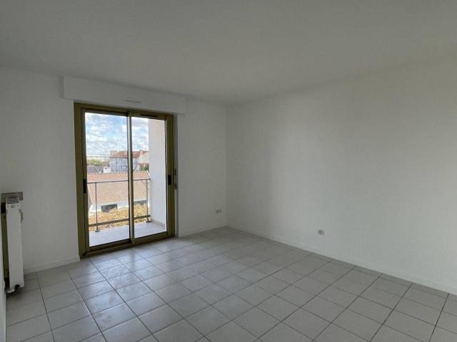 80 Ave MAHIEU APPARTEMENT 2 PIECES AVEC BALCON ET PARKING