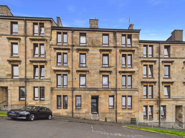80 Cardross Street – Bright One Bedroom Top Floor Tenement Flat To Let in Dennistoun, Glasgow
