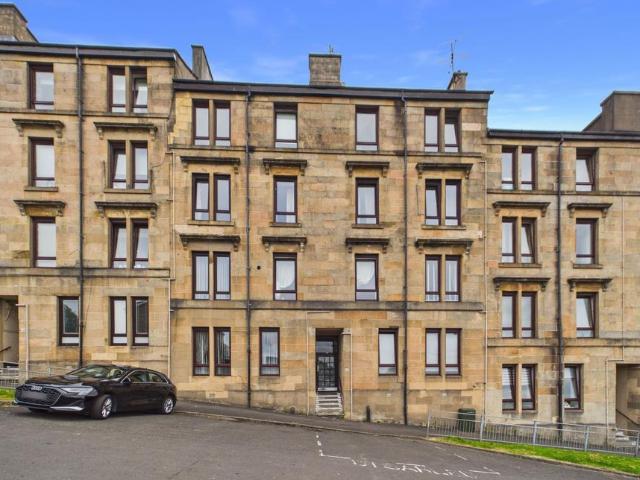 80 Cardross Street, G31 2DG 1 bed flat to rent £800 pcm £185 pw