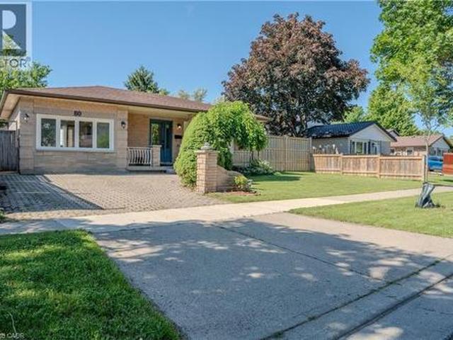 80 Chilton Drive, Stoney Creek, ON, L8J 1M4 house for sale | Listing ID 40843 | Royal LePage
