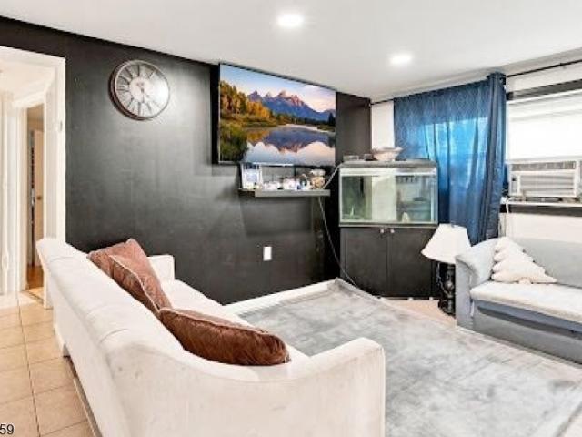 80 Churchill Ave