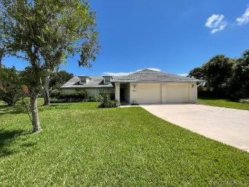 80 Club House Blvd, New Smyrna Beach, FL 32168 | MLS #1076