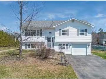 80 Duffie Dr, Oromocto, NB, E2V 4L3 house for sale Listing.