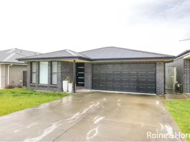 80 Emerald Drive, KELSO House for rent Listed by Rental Inqui.
