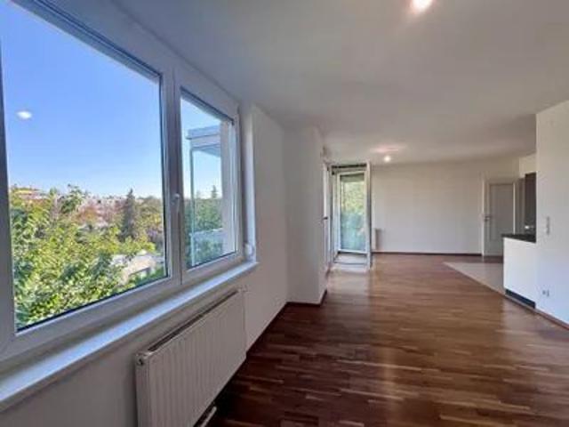 80 m2 inkl. Garage, Loggia, Kellerabteil & Gemeinschaftsgarten in einer ruhigen Gasse, nur wenige Gehminuten zur U6