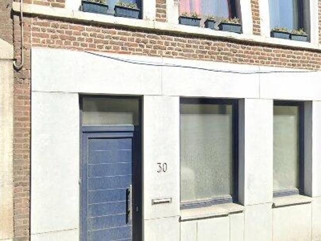 80 m2 apartment for rent in Hoei
