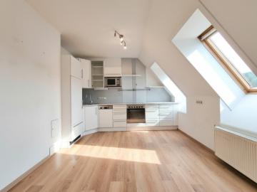 80 m² Wohnfläche + Galerie | 4. OG mit Lift | Bezug nach Vereinbarung