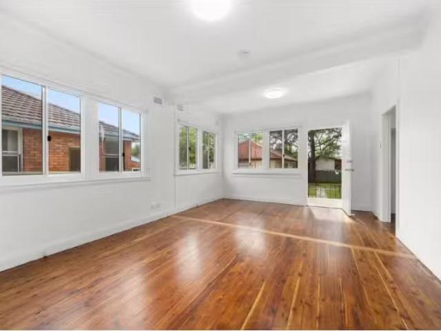 80 O'Neill Street, Guildford House for rent Listed by Johnny.