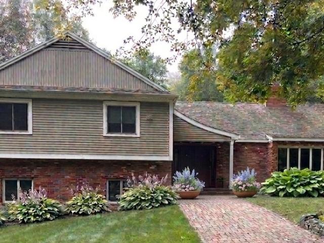 80 Pine Hollow Dr, Middlebury, CT 06762 | MLS #24161