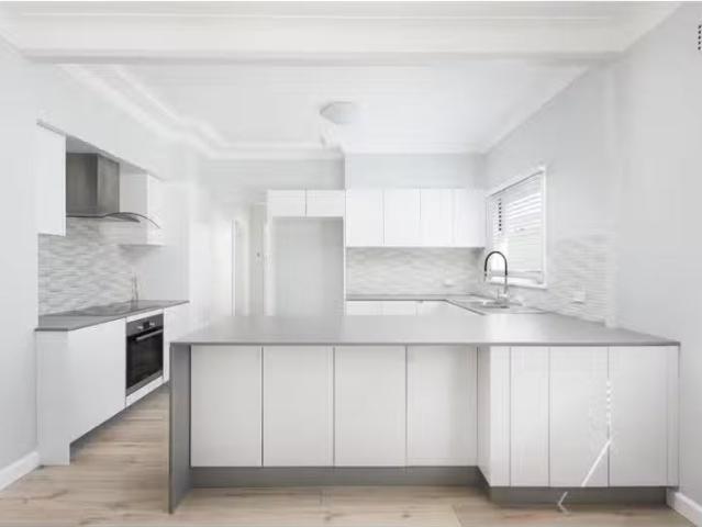 80 President Avenue, Caringbah South House for rent Listed by.