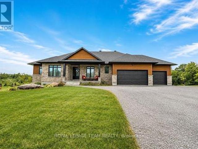 80 Raymond Luhta Crescent, Mcnab/Braeside, ON, K7S 3G8 house for sale | Listing ID X13633 | Royal LePage