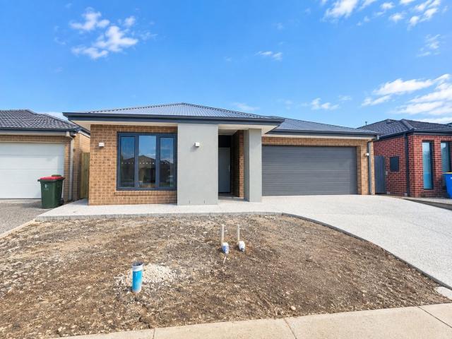 80 Riverstone Boulevard, Clyde North