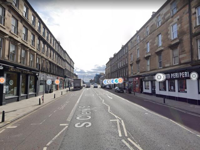 80, South Clerk Street, Edinburgh. 3 bed flat to rent £2,199 pcm £507 pw