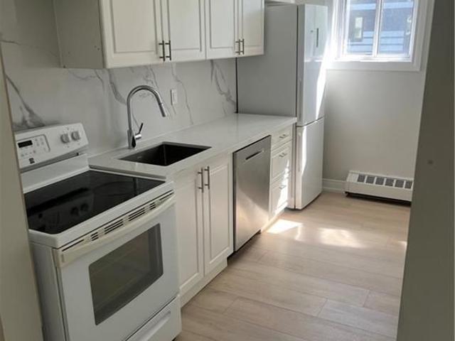 80 SOUTH FORSTER PARK Drive Unit# 6, Oakville, Ontario, L6K1Y9
