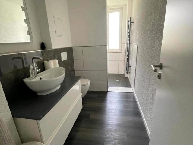 80m2 Wohnung3FamilienhausGrunstück