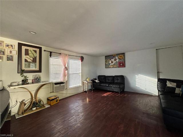 8106 Penny Dr, North Fort Myers, FL 33917 | MLS #2026021