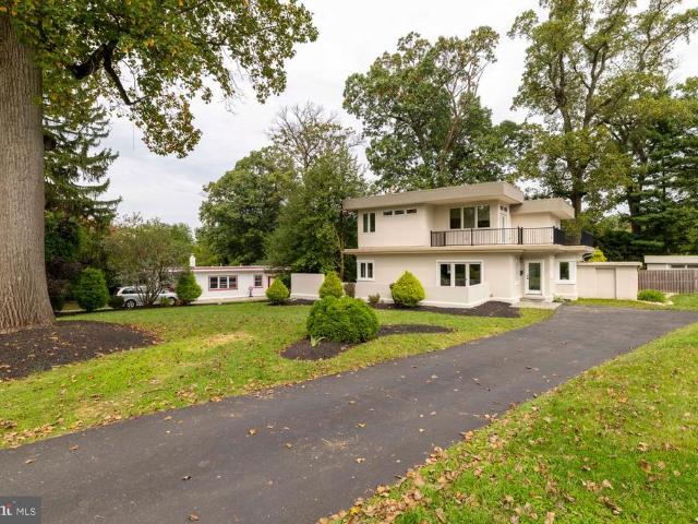 8107 Gladstone Road