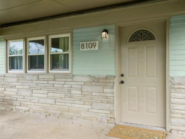 8109 N Summit Road