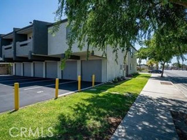 8100 Cerritos