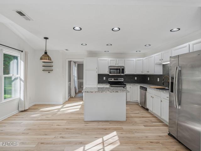 8101 Tamarack Rd